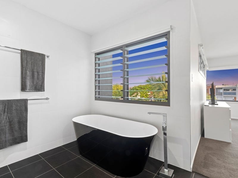 Meridien Magic…North-Facing Waterfront!