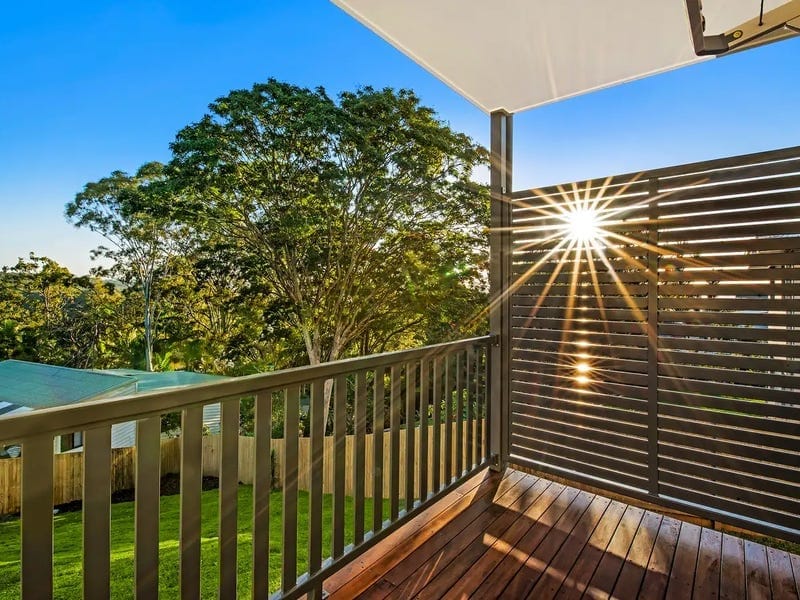North Facing, 180° Views!