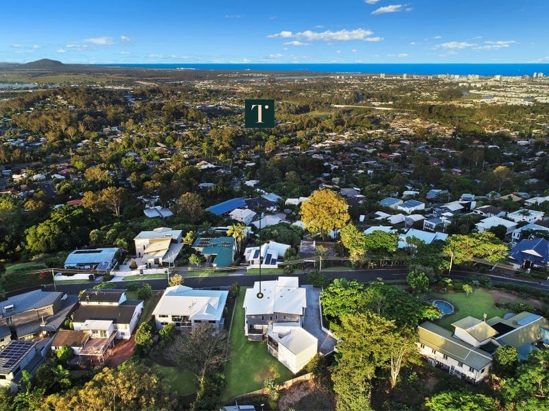 North Facing, 180° Views!