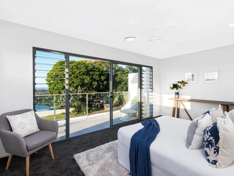 North Facing, 180° Views!